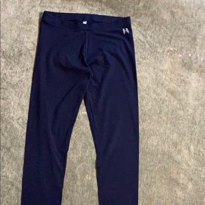 VIc Sec yoga pants / leggings Sz M